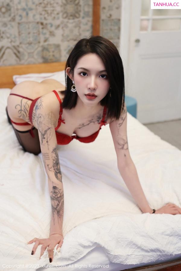   [XiuRen]高清写真图 2023.03.03 No.6356 乔一一 黑丝短裙第60张图片